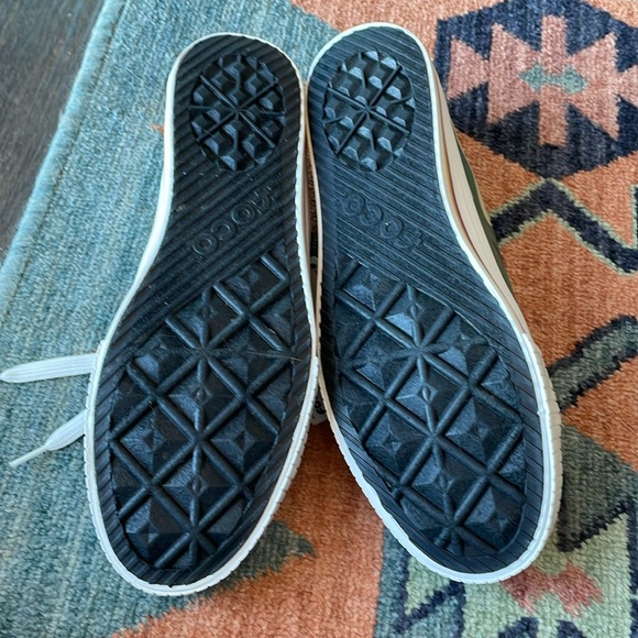 NWT LSU Tigers Sneakers 🏈 - Picture 5 of 5